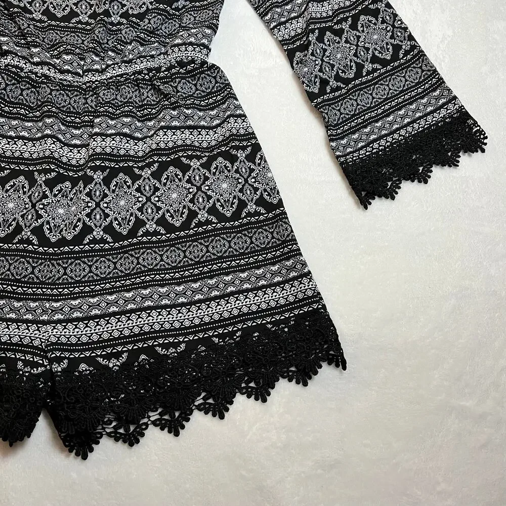 Romeo & Juliet Couture Crewneck Boho Print Lace Trim Playsuit Romper Size Small
